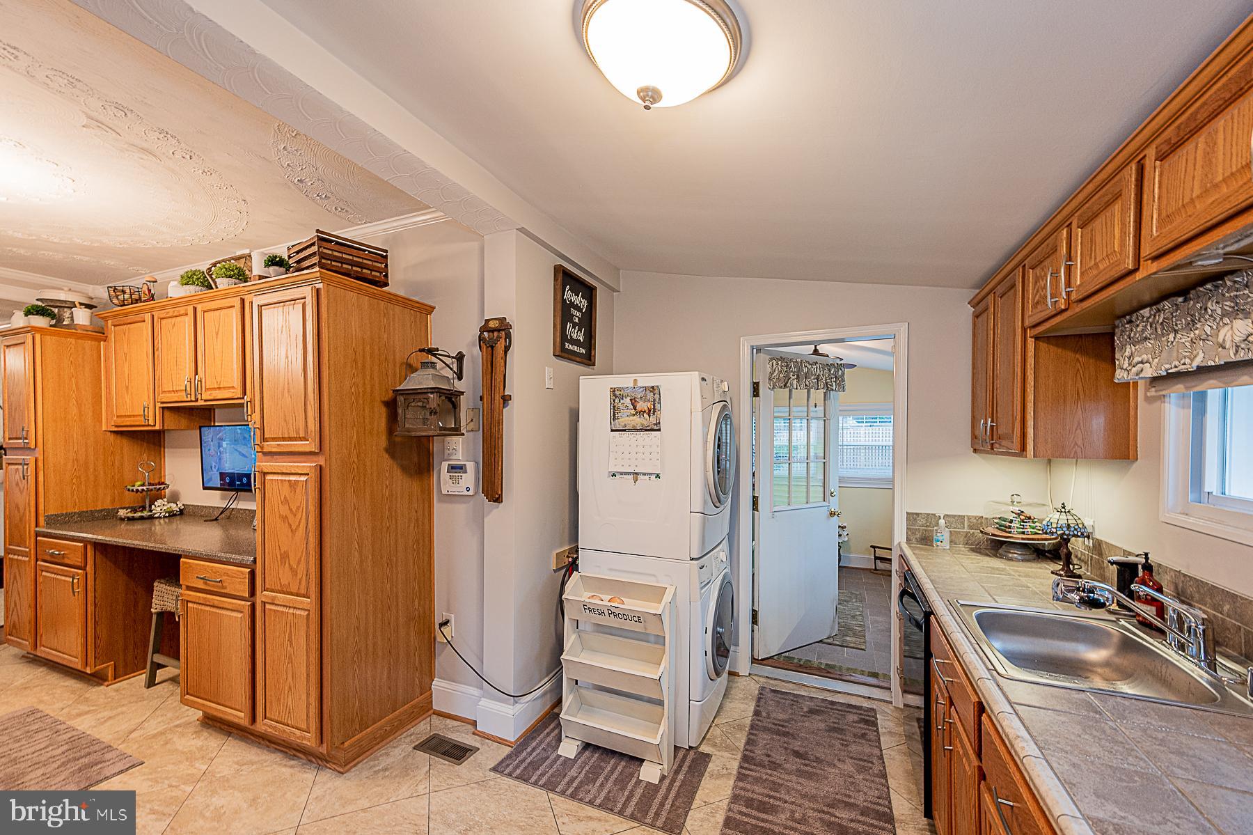 8013 Telegraph Road Severn, MD 21144 - Photo 17 of 43 Kitchen