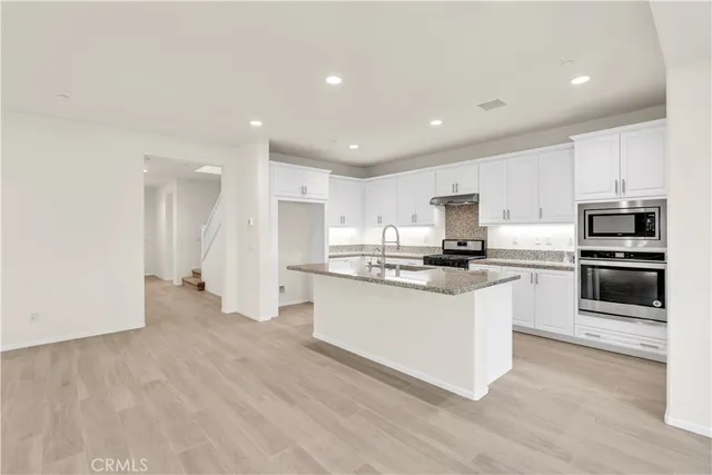 $928,000 | 3231 East La Avenida Drive, Ontario, CA 91761