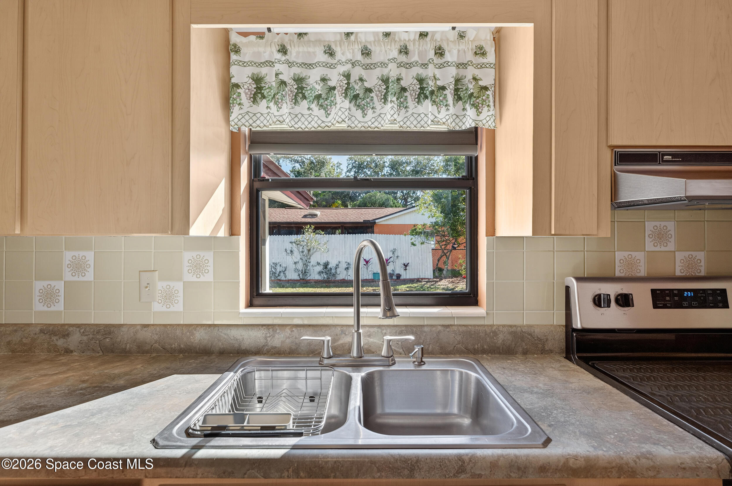 3105 Avon Lane Titusville, FL 32796 - Photo 6 of 35 6_dsc01972