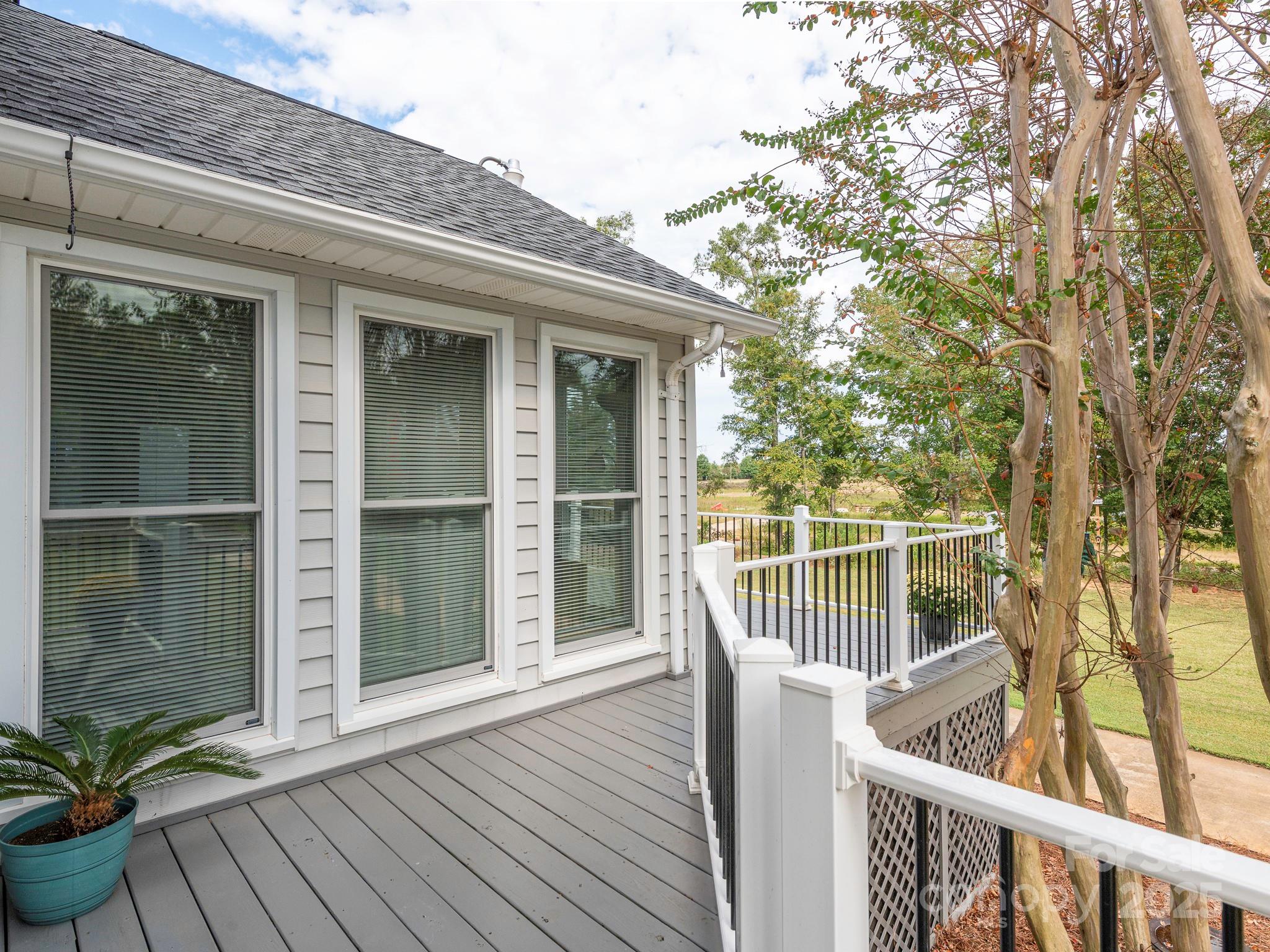 3022 Crestview Lane Lancaster, SC 29720 - Photo 36 of 46 a view of balcony with furniture