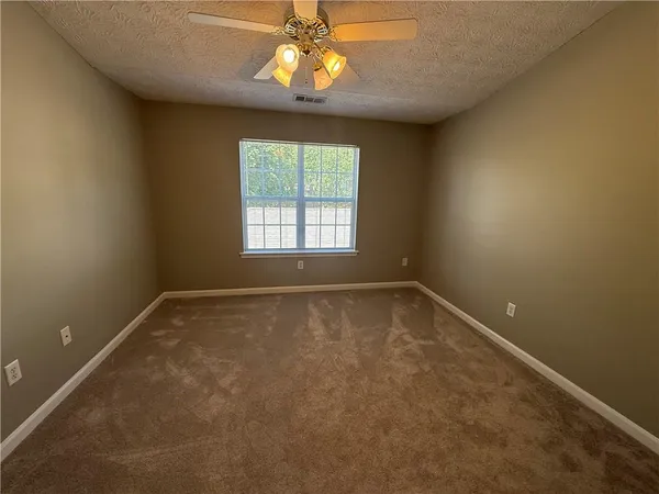 $1,800 | 1001 Holly Drive, Unit 207, Gainesville, GA 30501