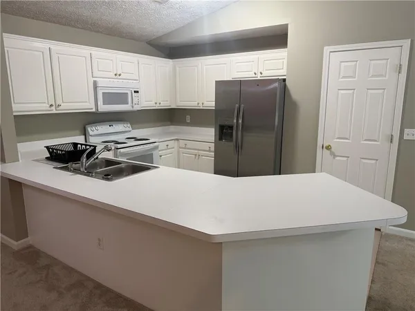 $1,800 | 1001 Holly Drive, Unit 207, Gainesville, GA 30501