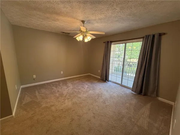 $1,800 | 1001 Holly Drive, Unit 207, Gainesville, GA 30501