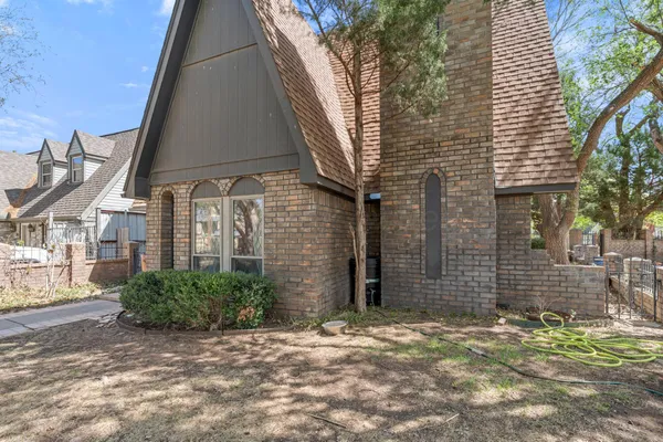 $4,000 | 907 Broadmoor Street, Amarillo, TX 79106