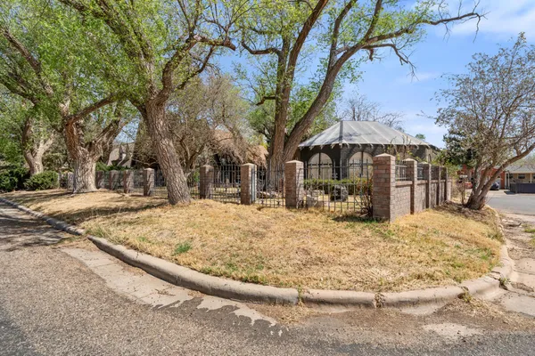 $4,000 | 907 Broadmoor Street, Amarillo, TX 79106