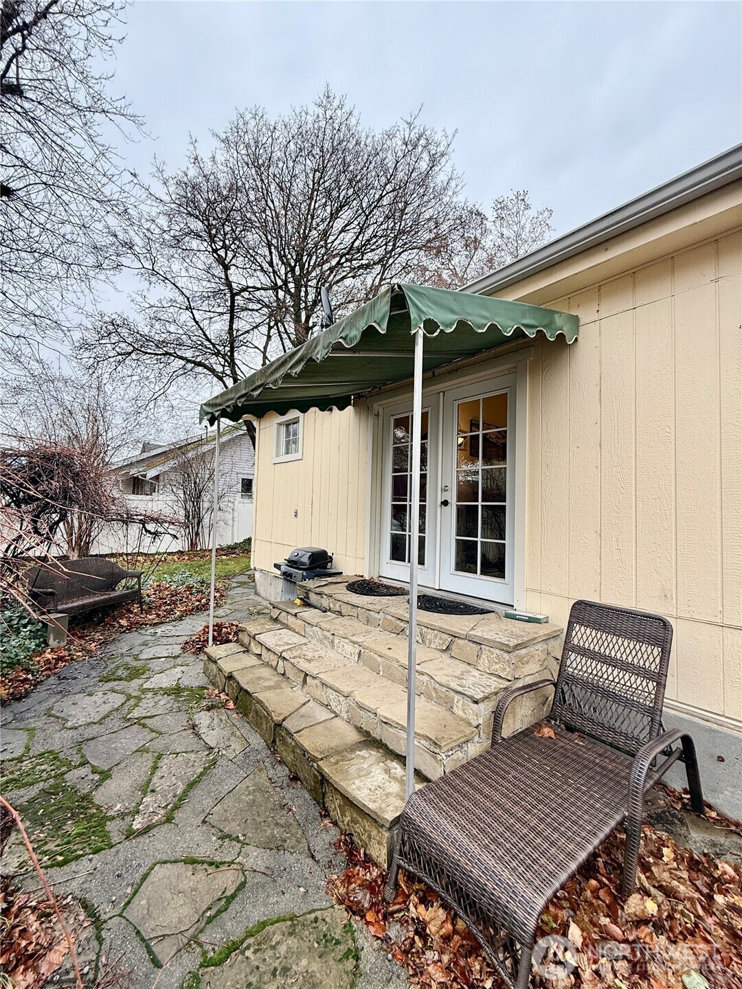 213 East Oak Street Dayton, WA 99328 - Photo 24 of 27 a view of a backyard with sitting area