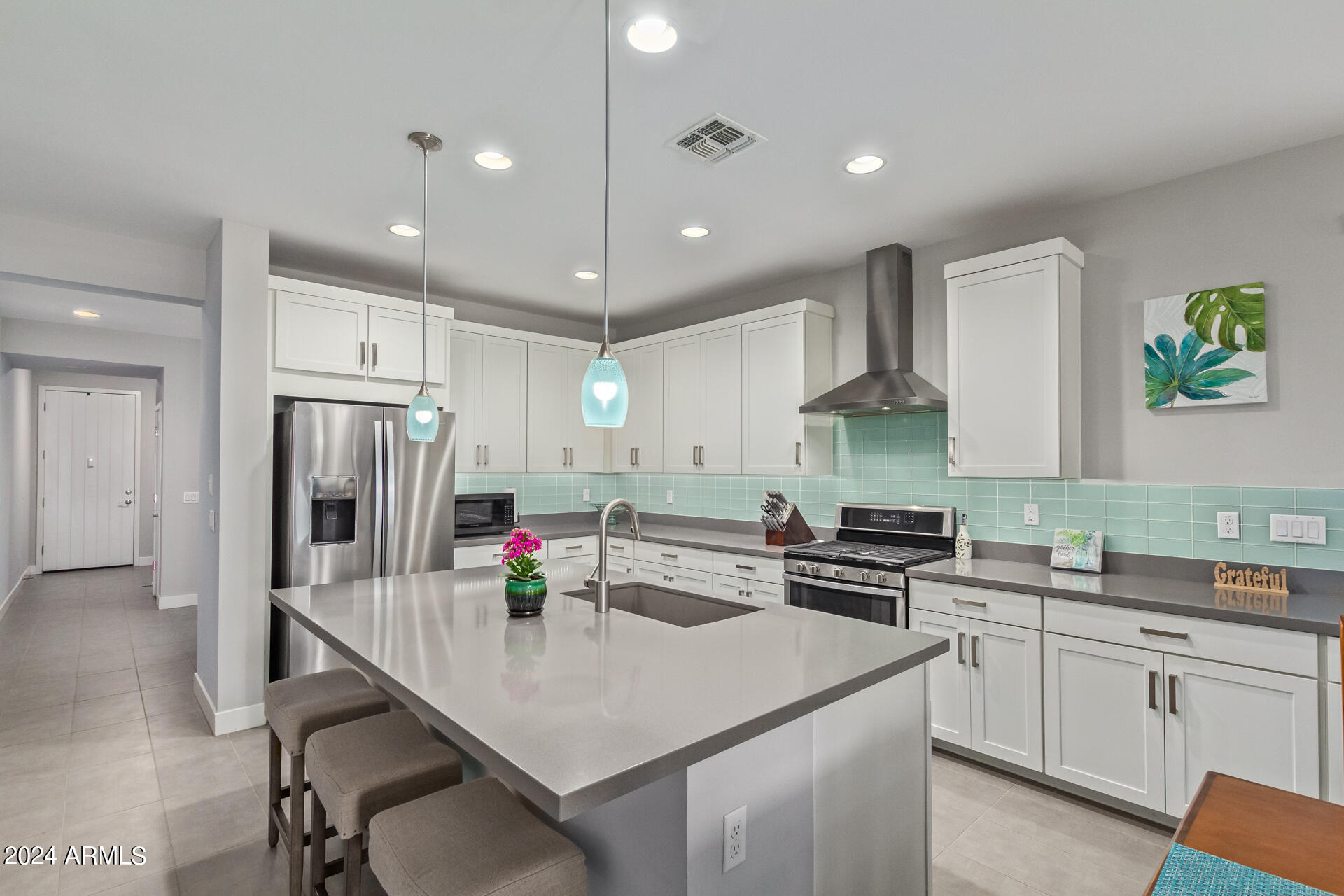 14396 West Wethersfield Road Surprise, AZ 85379 - Photo 4 of 46 18 - Wethersfield