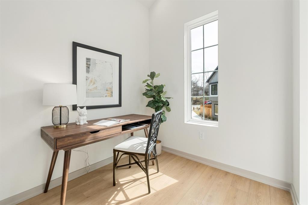 1736 Bunche Road, Unit B2 Austin, TX 78721 - Photo 24 of 37