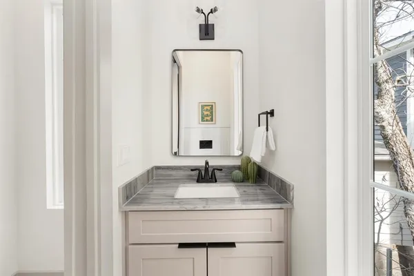 $3,500 | 1736 Bunche Road, Unit B2, Austin, TX 78721