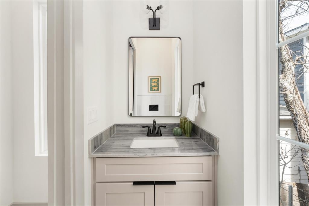 1736 Bunche Road, Unit B2 Austin, TX 78721 - Photo 30 of 37