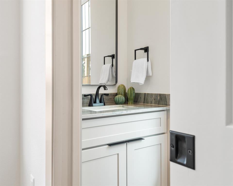 1736 Bunche Road, Unit B2 Austin, TX 78721 - Photo 31 of 37