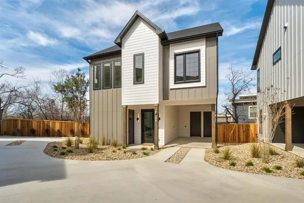 $3,500 | 1736 Bunche Road, Unit B2, Austin, TX 78721