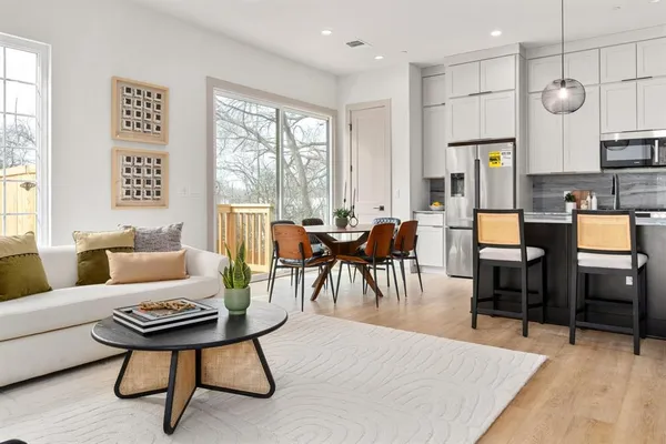 $3,500 | 1736 Bunche Road, Unit B2, Austin, TX 78721