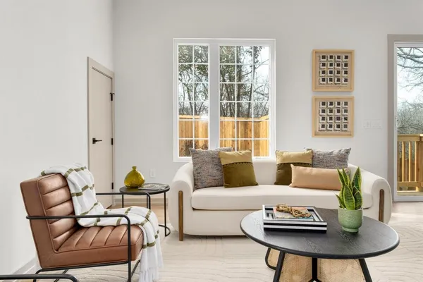 $3,500 | 1736 Bunche Road, Unit B2, Austin, TX 78721