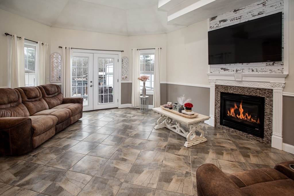 427 Yellow Hill Road Fall River, MA 02747 - Photo 18 of 42 Gallery Image 18