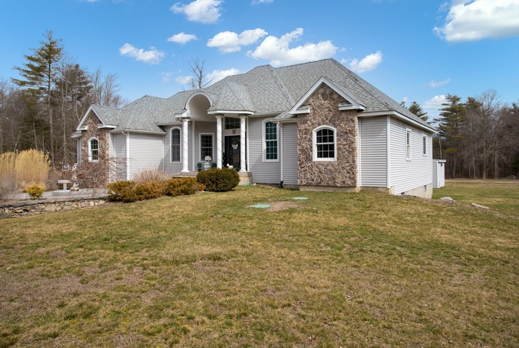 427 Yellow Hill Road Fall River, MA 02747 - Photo 3 of 42 Gallery Image 3