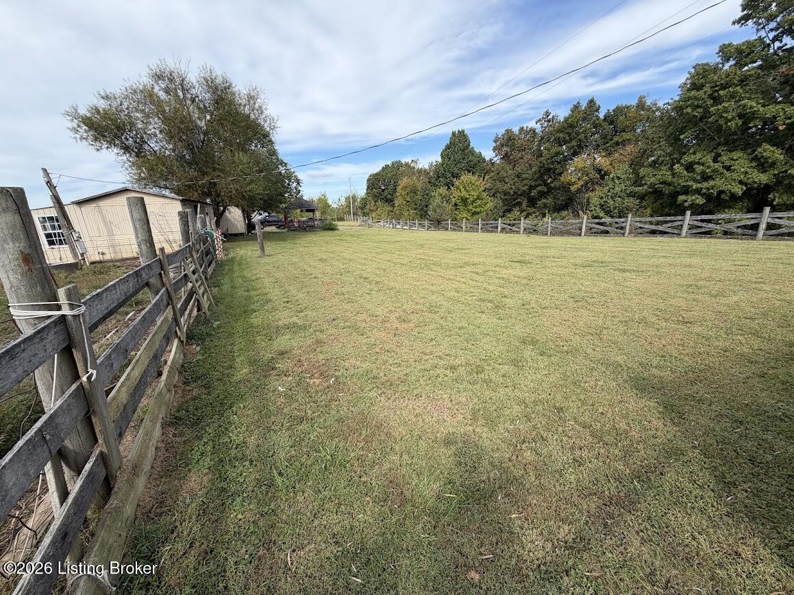 423 Ockerman Road Bloomfield, KY 40008 - Photo 5 of 16 423 Ockerman front yard