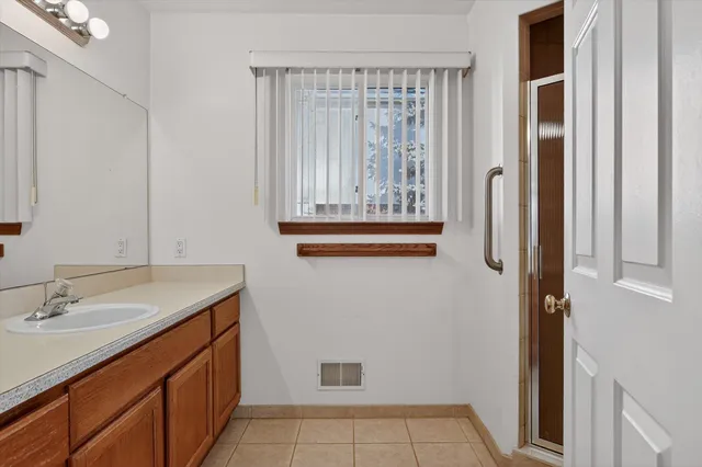 $320,000 | 36394 Cecilia Drive, Unit 26, Sterling Heights, MI 48312