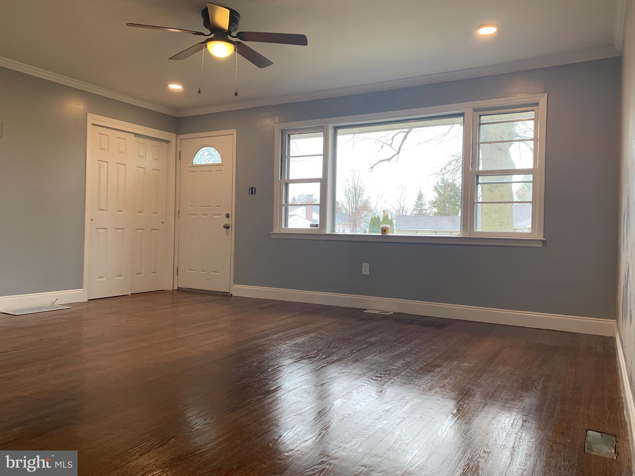 5 Green Valley Road Stratford, NJ 08084 - Photo 2 of 12