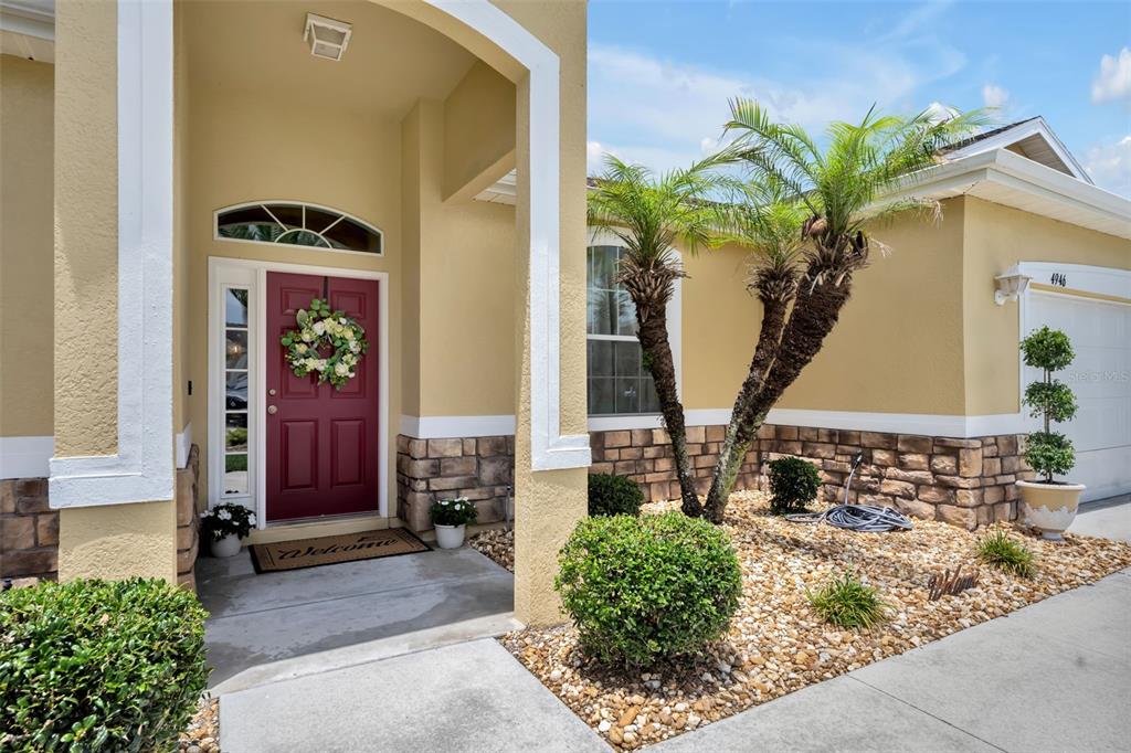 4946 Northeast 124th Road Oxford, FL 34484 - Photo 4 of 69 a house view with a outdoor space
