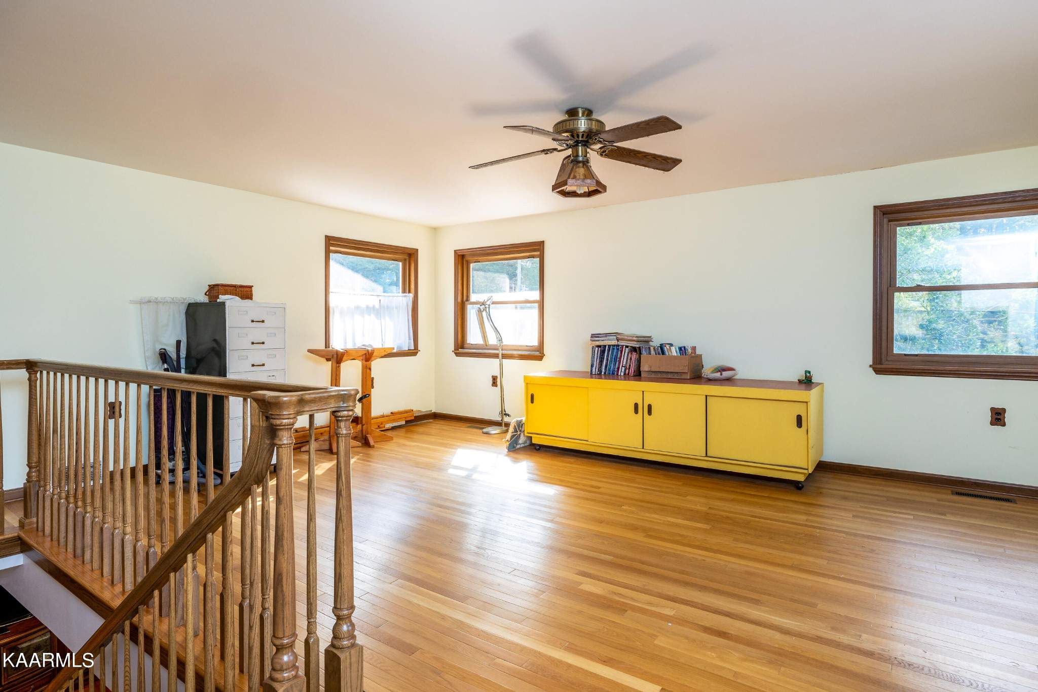 710 Scenic River Road Madisonville, TN 37354 - Photo 20 of 43 a living room with furniture and a wooden floor