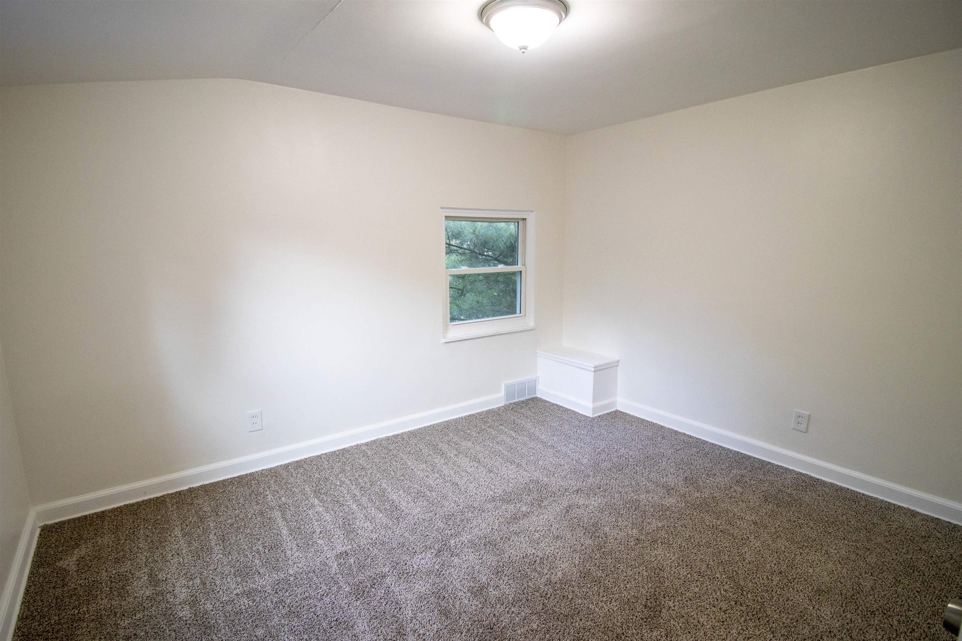 1275 East Mt Morris Road Mount Morris, MI 48458 - Photo 28 of 68 50179183-ce803d79-86c5-474d-b9fa-62cd6d6a630e.JPG