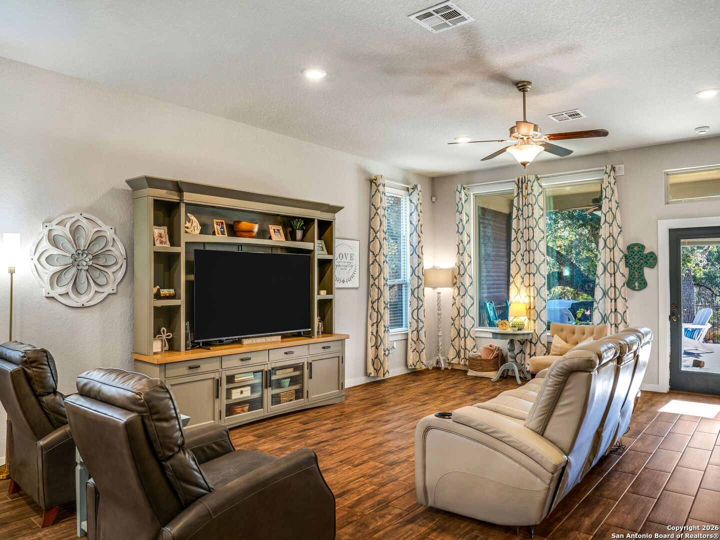 10546 Far Reaches Lane Helotes, TX 78023 - Photo 12 of 27