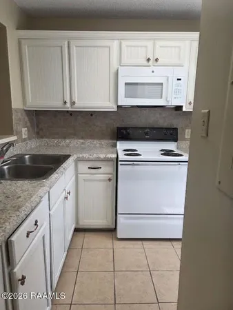 $1,200 | 2826 Louisiana Avenue, Unit 1111, Lafayette, LA 70501