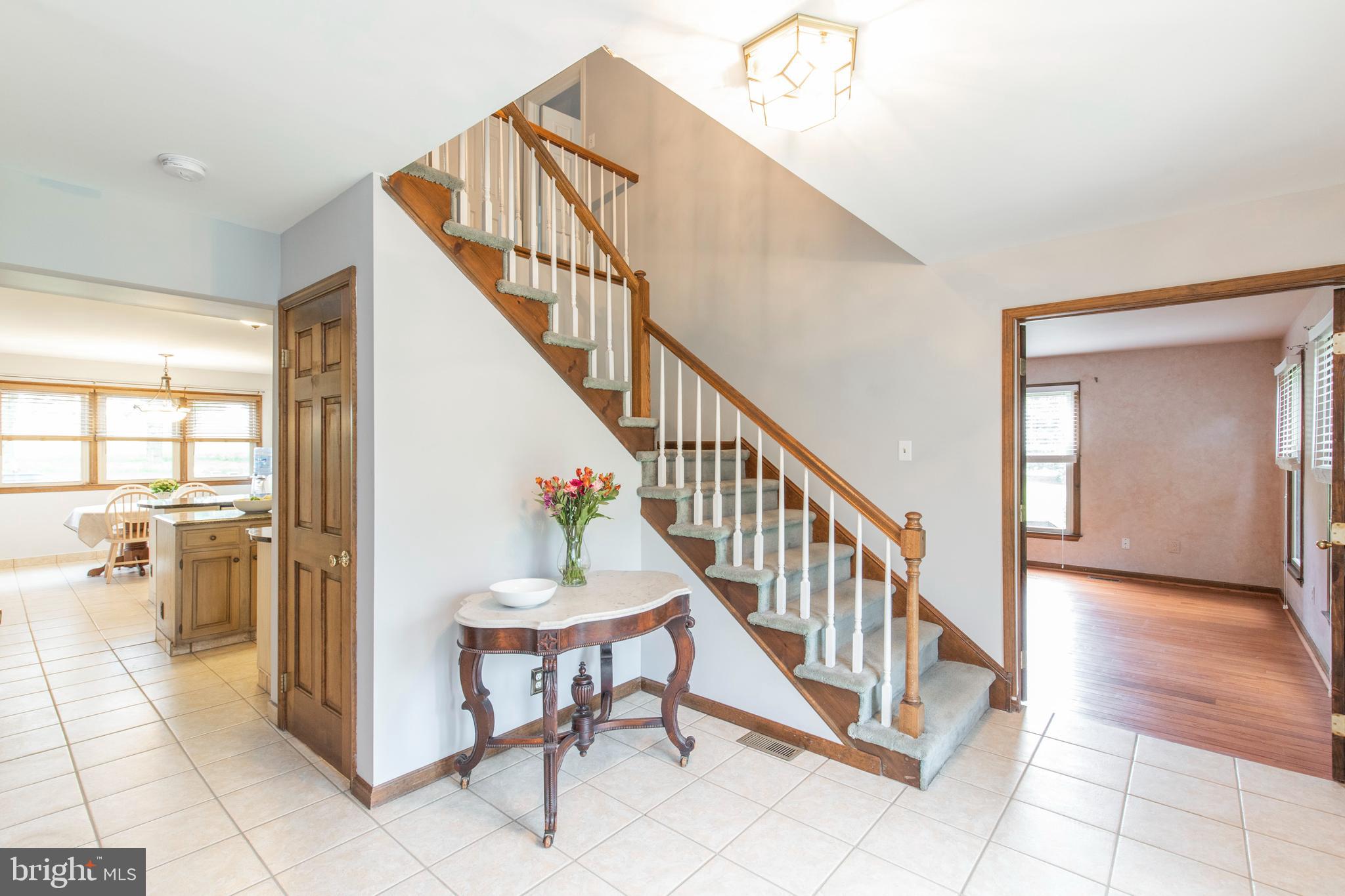 1370 Cold Spring Road Newtown Square, PA 19073 - Photo 4 of 47 Tile entry