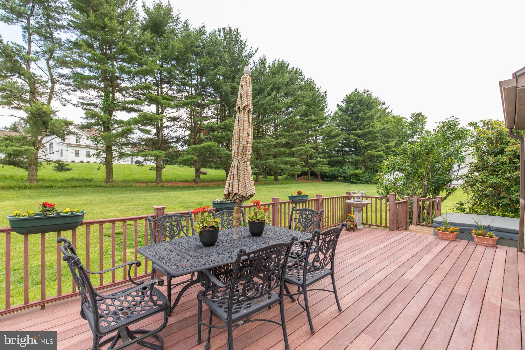 1370 Cold Spring Road Newtown Square, PA 19073 - Photo 40 of 47 Expansive composite deck