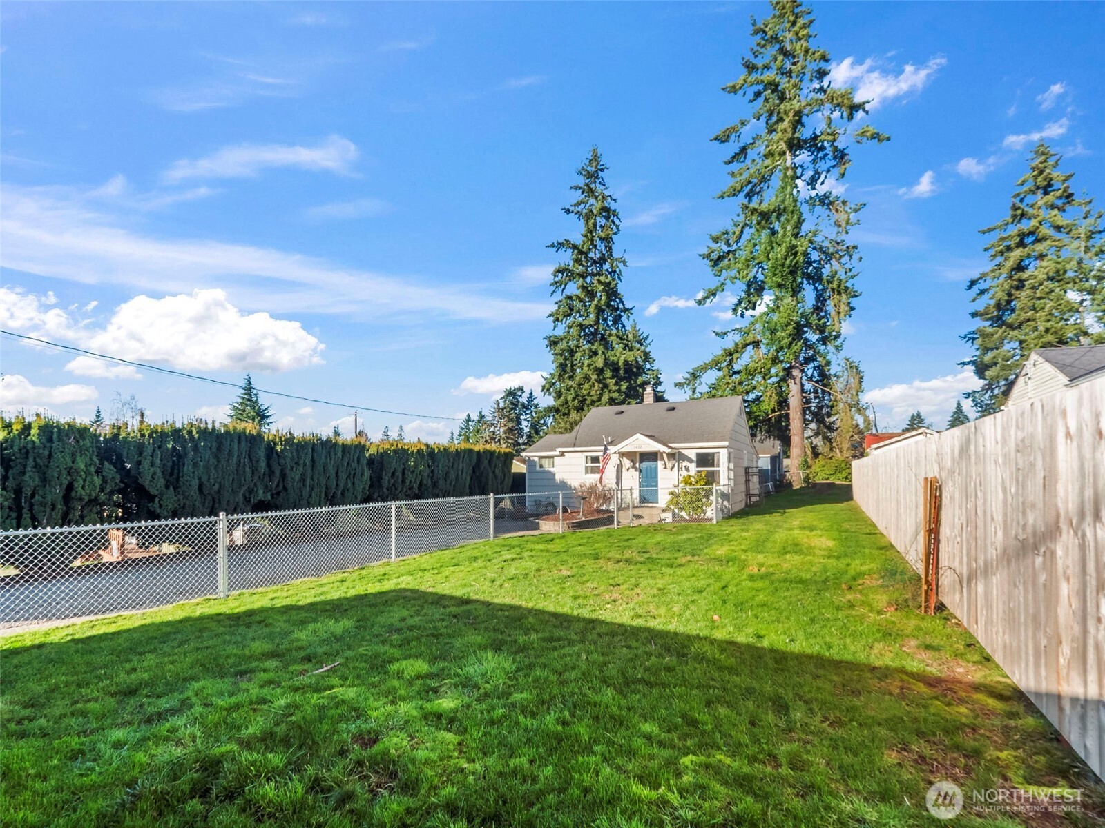 1022 Sheridan Road Bremerton, WA 98310 - Photo 26 of 28 a view of yard with grass and trees