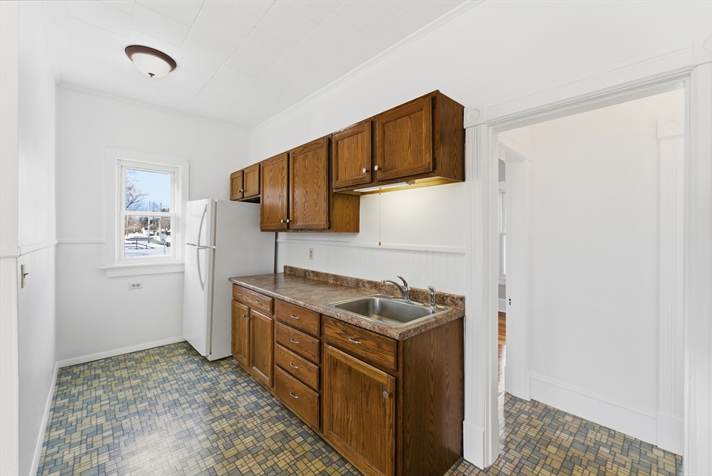 31-33 North Boulevard West Springfield, MA 01089 - Photo 8 of 42