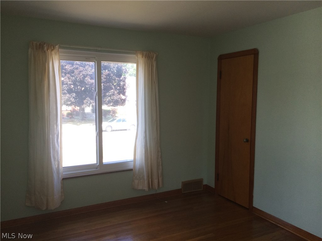 6121 Manchester Road Parma, OH 44129 - Photo 12 of 19