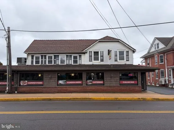 $1,500 | 140 West Main Street, Unit 1, New Holland, PA 17557