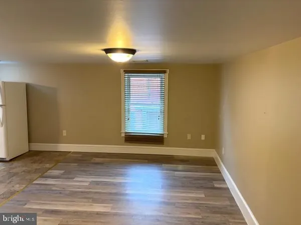 $1,500 | 140 West Main Street, Unit 1, New Holland, PA 17557