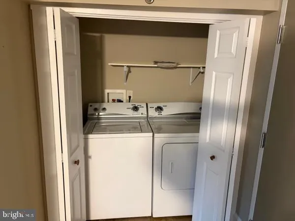 $1,500 | 140 West Main Street, Unit 1, New Holland, PA 17557