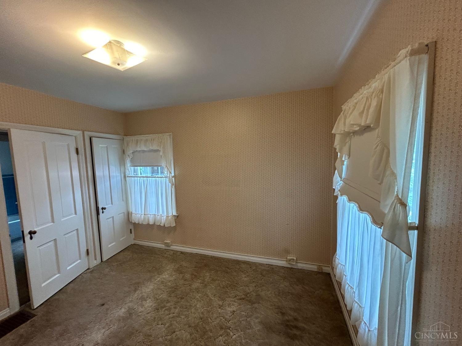 7829 Plainfield Road Cincinnati, OH 45236 - Photo 9 of 24