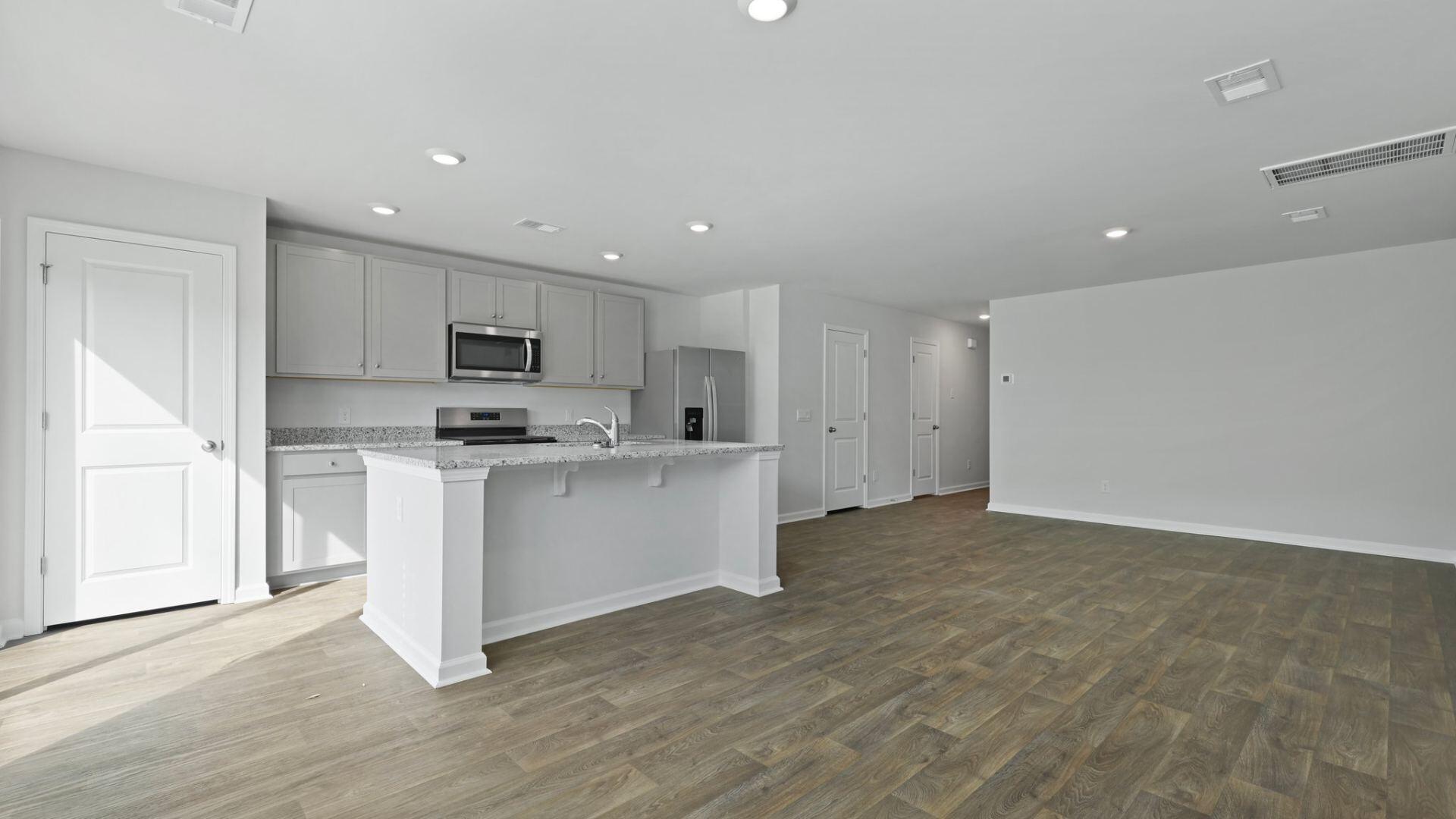 908 Long Blf Road Summerville, SC 29486 - Photo 5 of 28 18-web-or-mls-550A8278