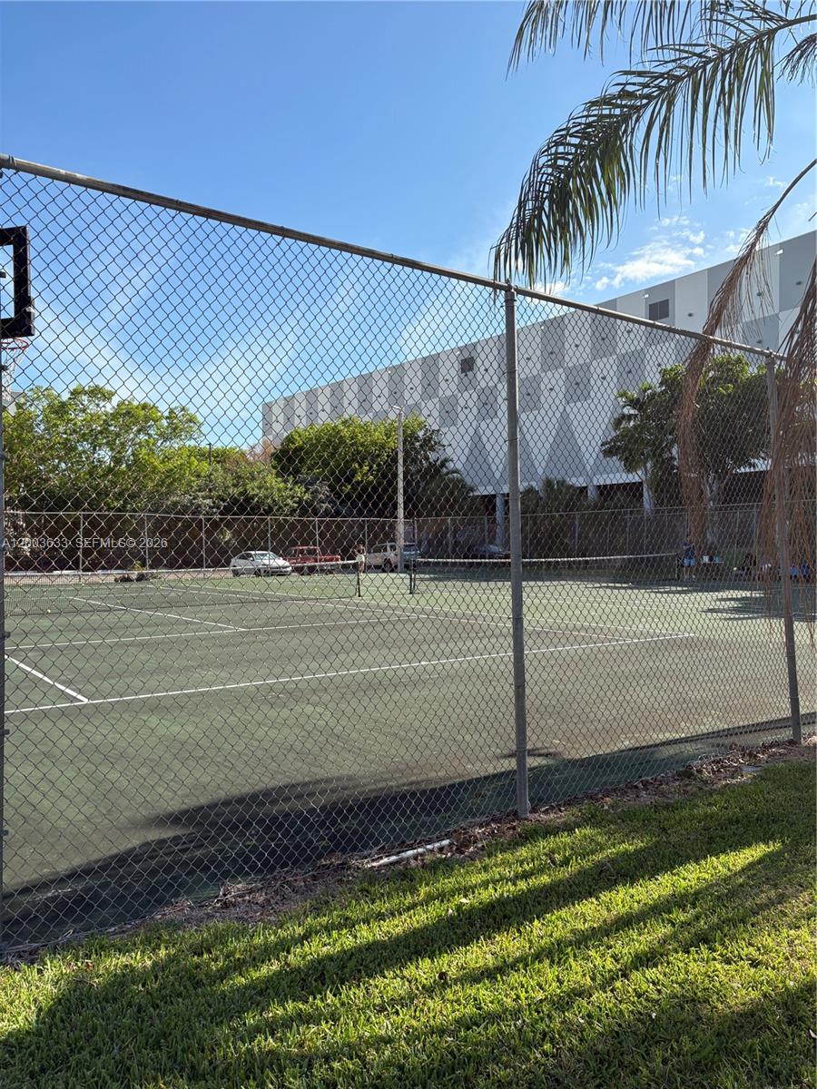 8335 Southwest 72nd Avenue, Unit 108D Miami, FL 33143 - Photo 19 of 20 a view of a backyard