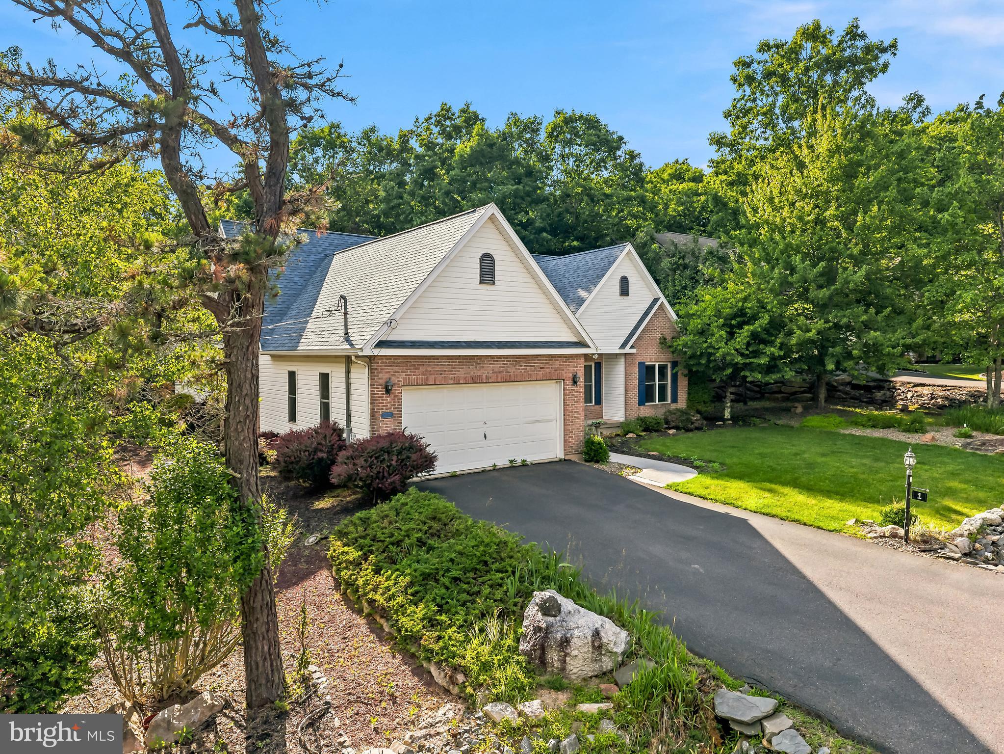1 Pinewood Circle Hazleton, PA 18202 - Photo 2 of 37