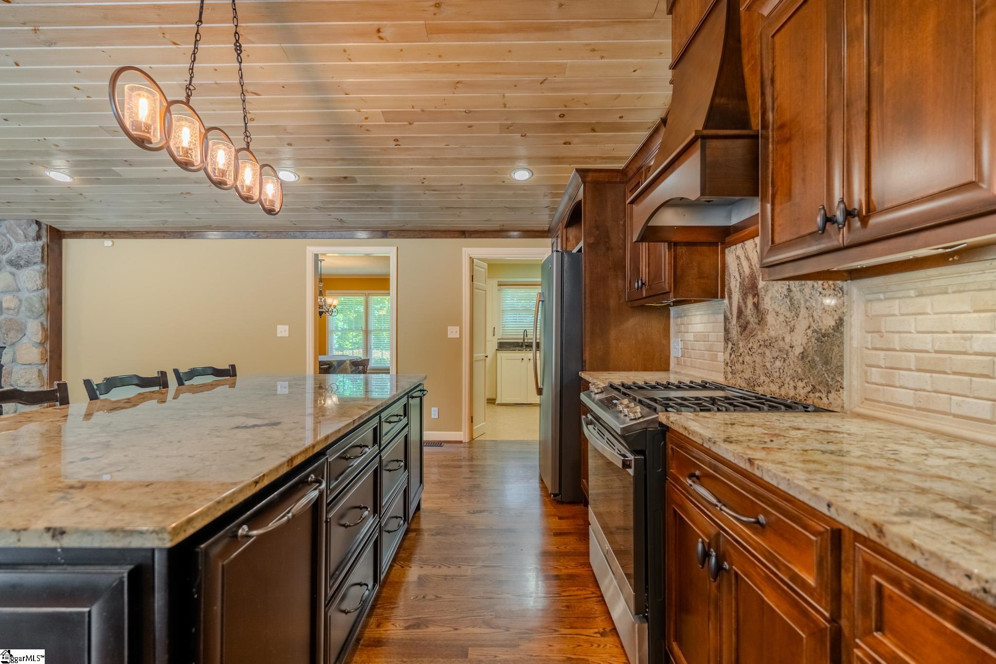 214 Spring Drive Easley, SC 29642 - Photo 8 of 40