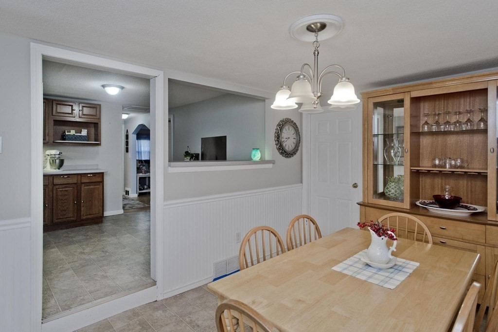 43 Harrington Road Chicopee, MA 01020 - Photo 14 of 37 Gallery Image 14