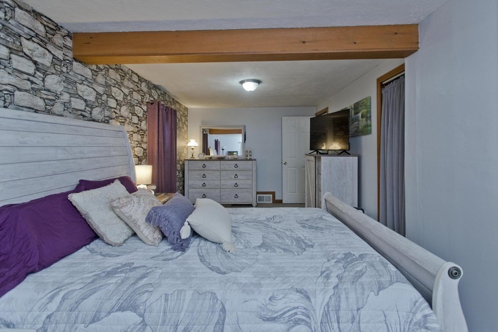 43 Harrington Road Chicopee, MA 01020 - Photo 24 of 37 Gallery Image 24