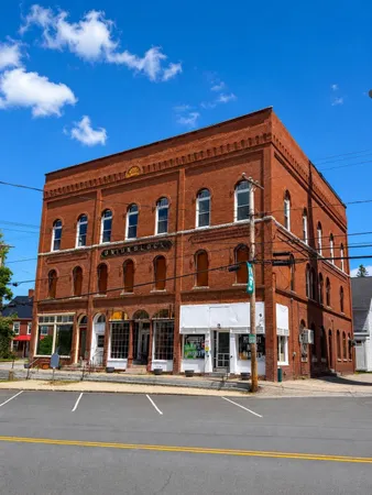 $249,900 | 18-22 Main Street, Pittsfield, NH 03263