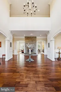 a view of livingroom with dining room
