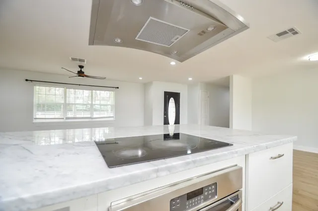 $475,000 | 8810 Dogwood Drive, Tomball, TX 77375