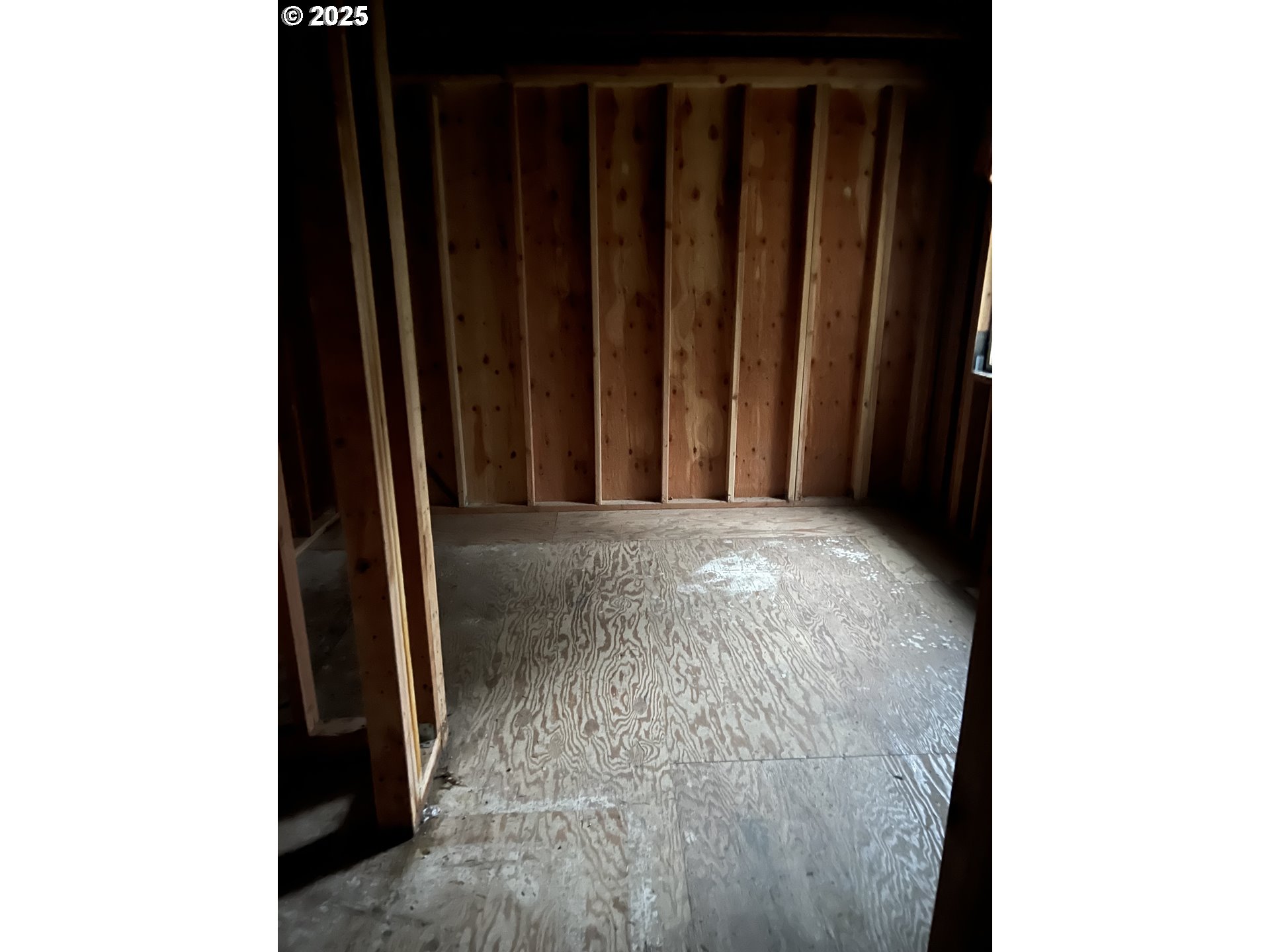 1740 Southeast River Forest Road Milwaukie, OR 97267 - Photo 7 of 9 a view of a room with a door