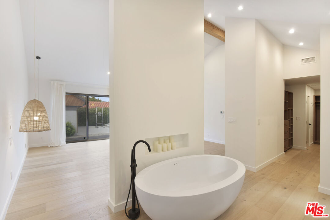 24728 Vantage Point Terrace Malibu, CA 90265 - Photo 22 of 36