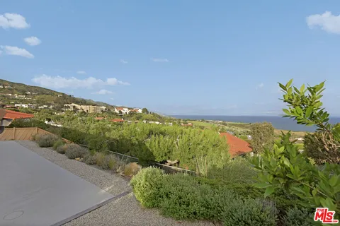 $3,750,000 | 24728 Vantage Point Terrace, Malibu, CA 90265