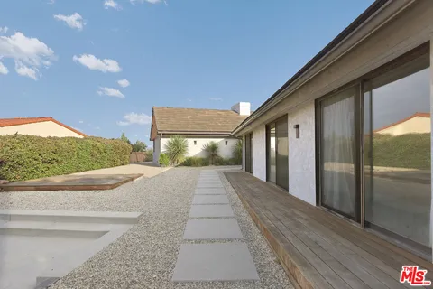 $3,750,000 | 24728 Vantage Point Terrace, Malibu, CA 90265